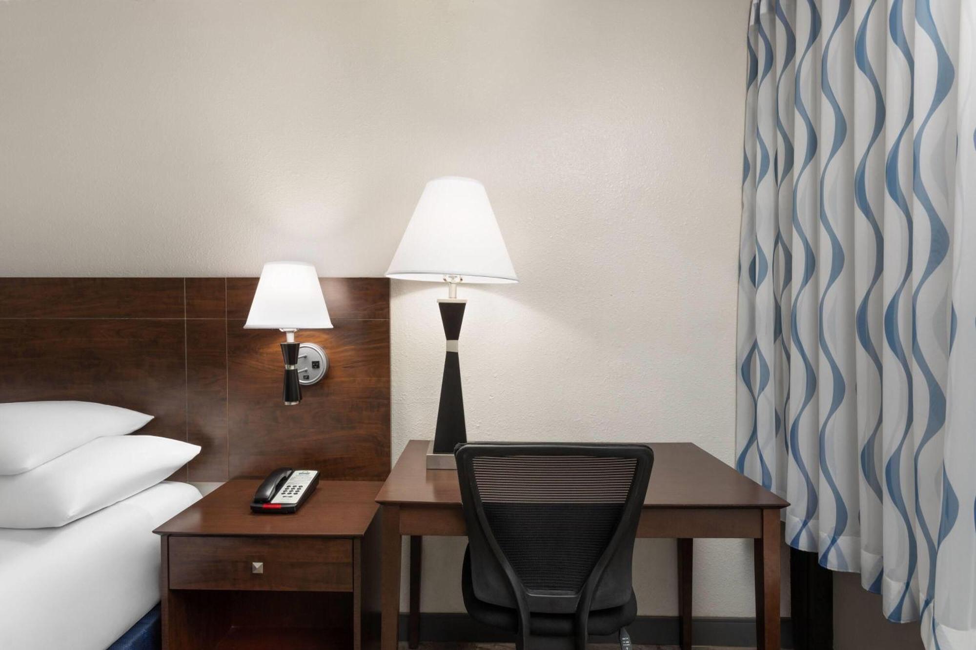 Days By Wyndham Orlando Conv. Center/international Dr Hotel Williamsburg