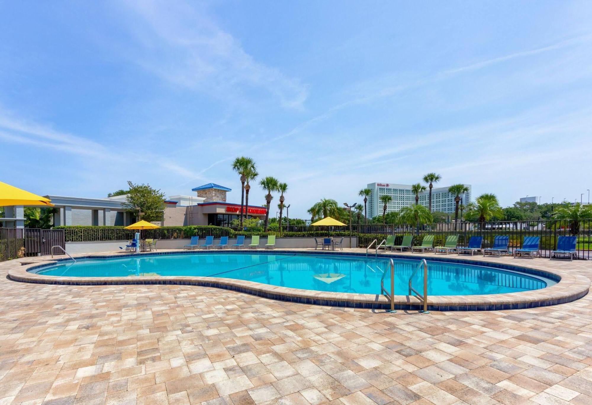 Days By Wyndham Orlando Conv. Center/international Dr Hotel Williamsburg