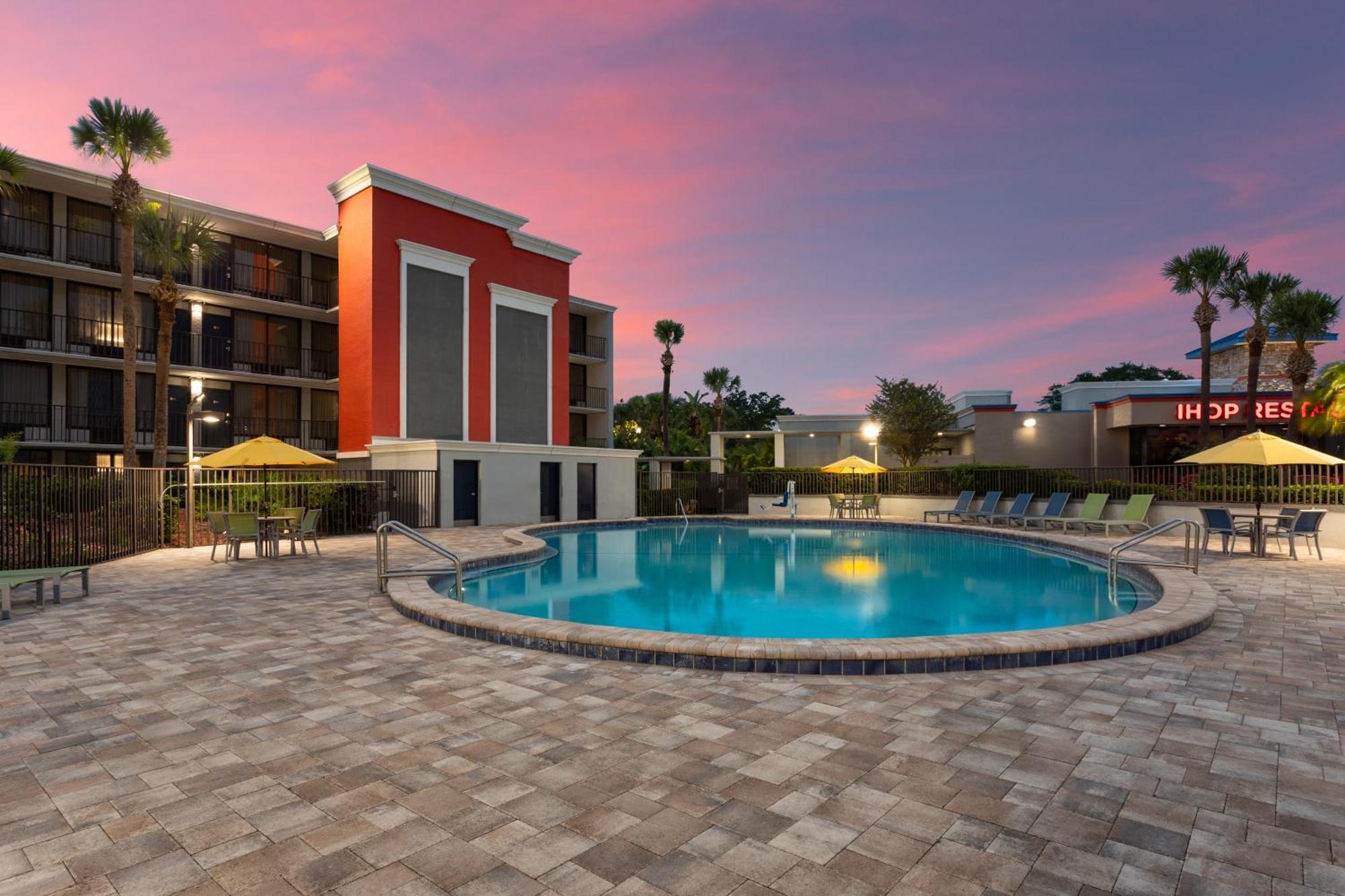 Days By Wyndham Orlando Conv. Center/international Dr 2* Williamsburg