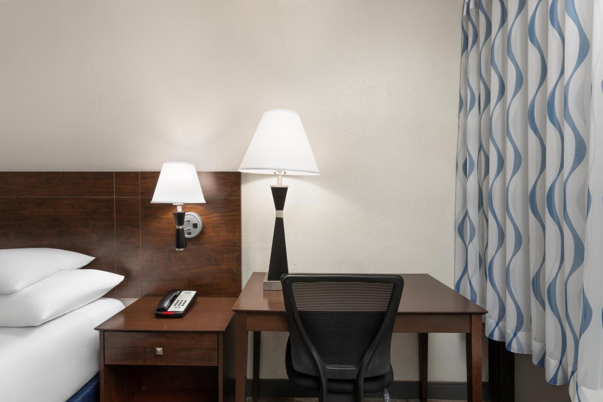 Hotel Days By Wyndham Orlando Conv. Center/international Dr Williamsburg