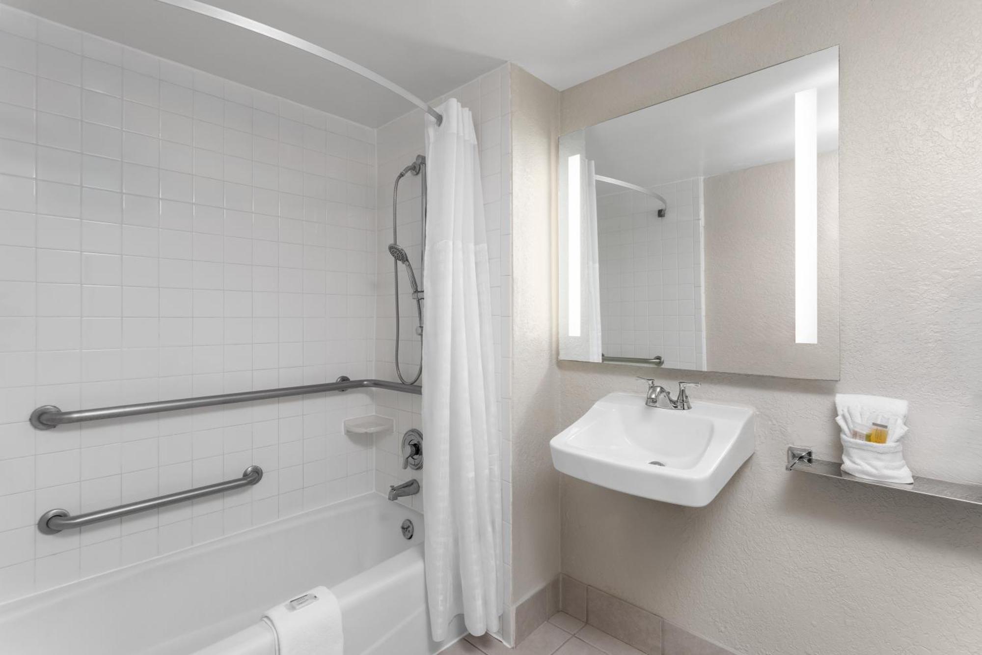 Days By Wyndham Orlando Conv. Center/international Dr Williamsburg